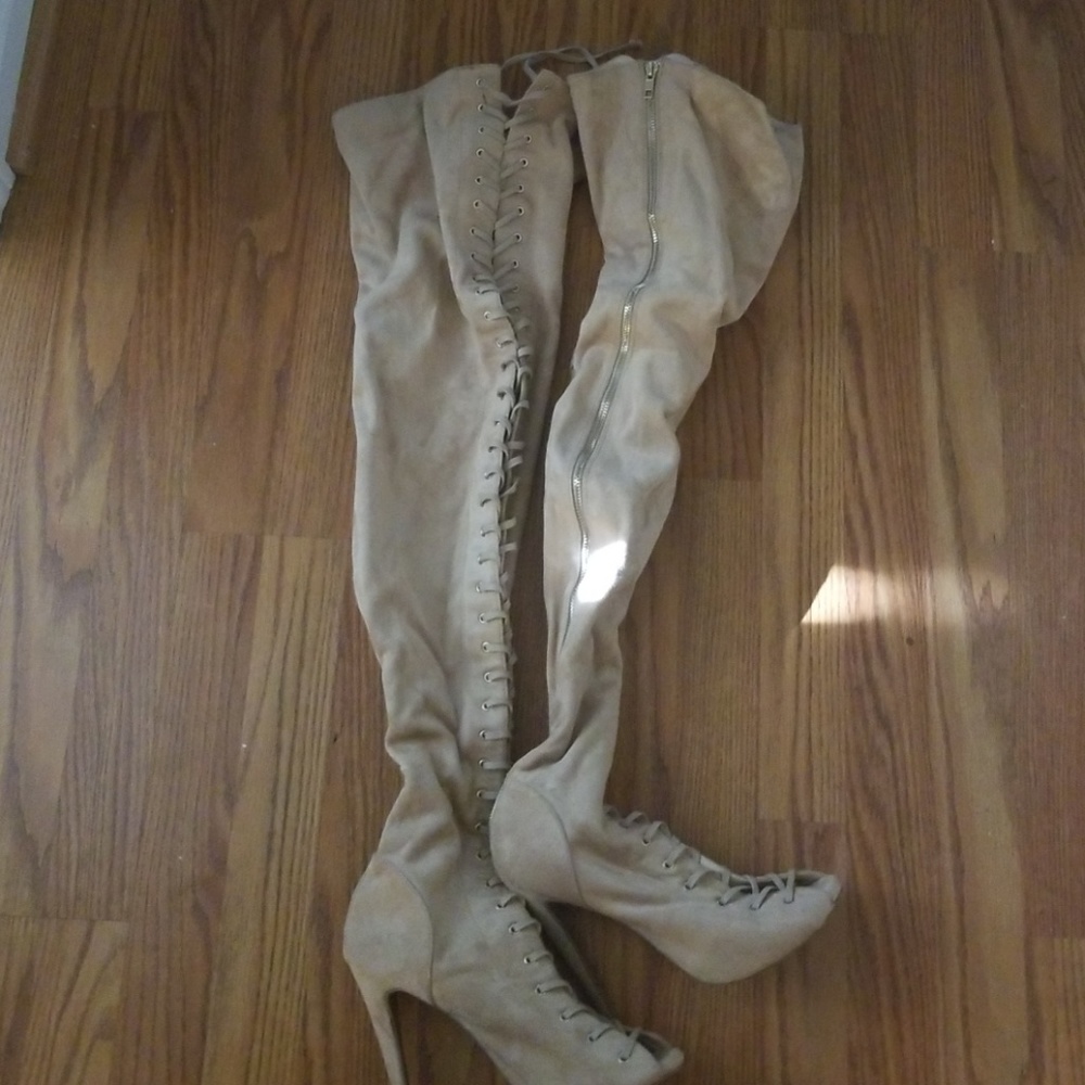 Boots - Picture 2 of 2